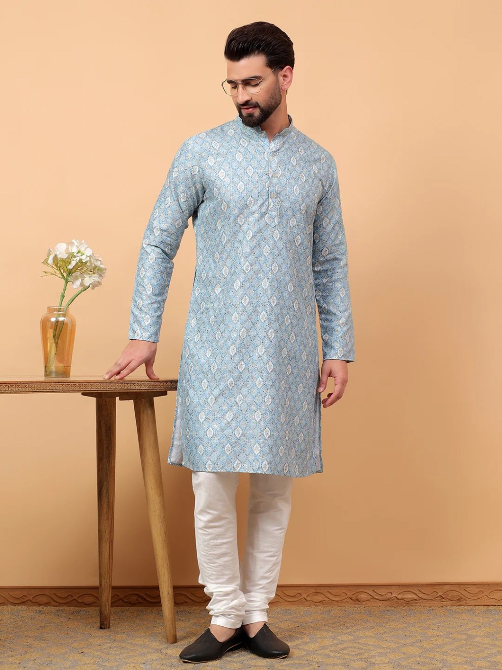 The Versatile Kurta Pyjama for Men: A Style That Never&nbsp;Fades